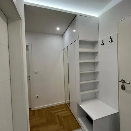 아파트 Lakeview Apartment, East Sarajevo